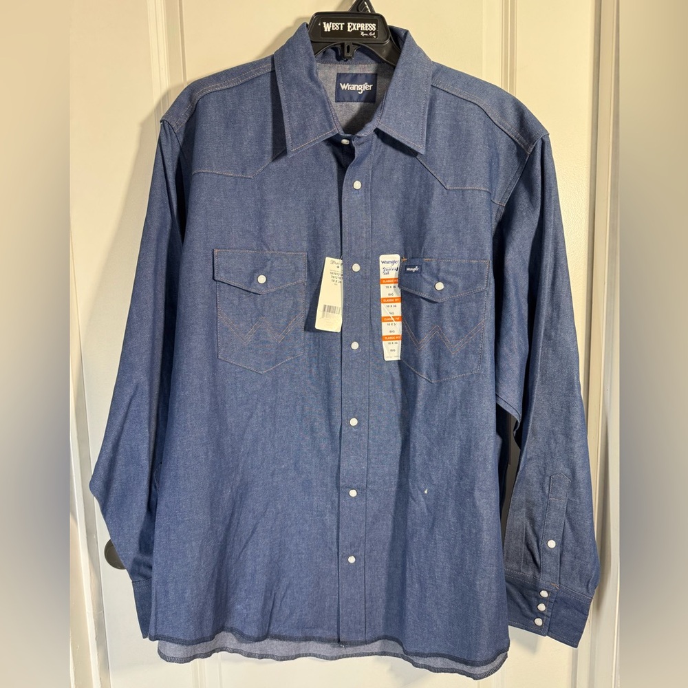 Wrangler Men's Classic Blue Jean Button-Down Shirt